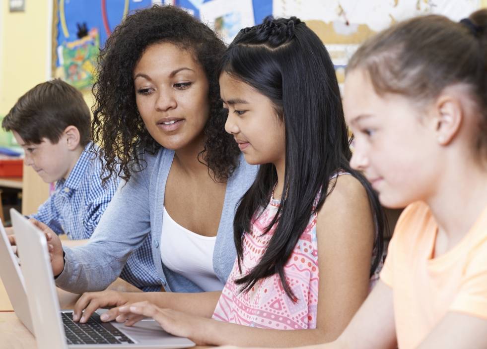 children-with-laptop